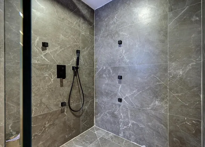 Amazinn Stay Marbella Alameda *